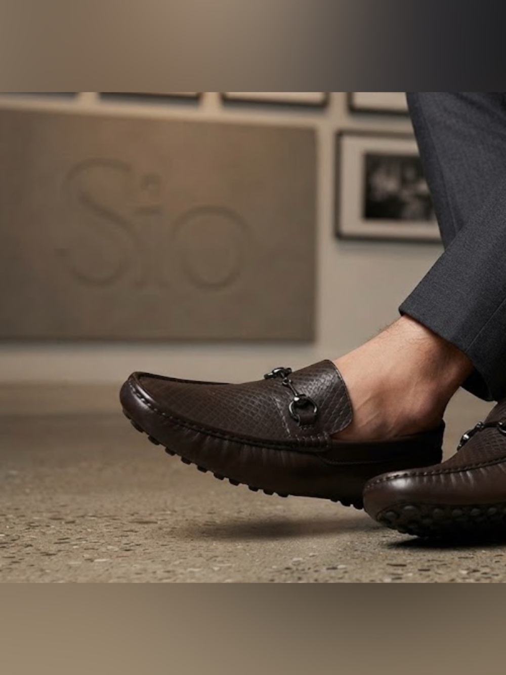 New Authentic Sio men’s brown slip on loafers sz 9 display